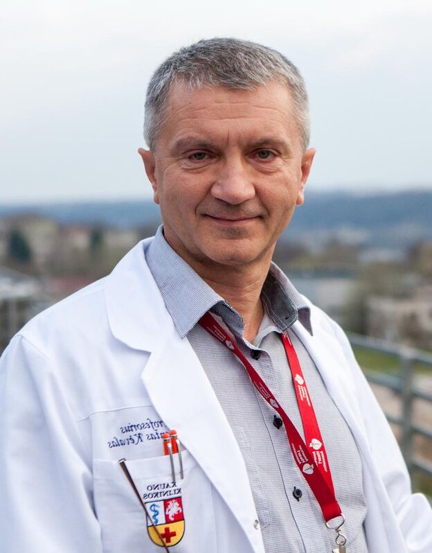 Gydytojas Vladimiras Konstantinovičius, gydytojas urologas Emilis